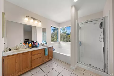 Bath - 526 Regency Cir, Vacaville, CA 95687 photo 8 of 8