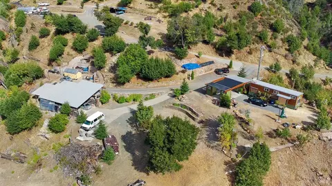 1443 Cougar Ln, Santa Rosa, CA 95409