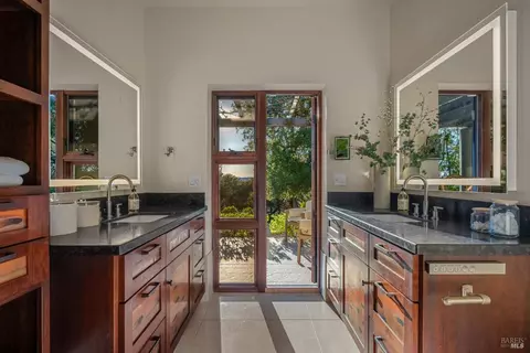Bath - 600 Stonecrest Dr, Napa, CA 94558 photo 3 of 4