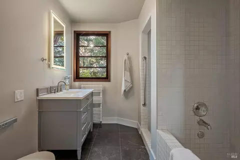 Bath - 600 Stonecrest Dr, Napa, CA 94558 photo 1 of 4