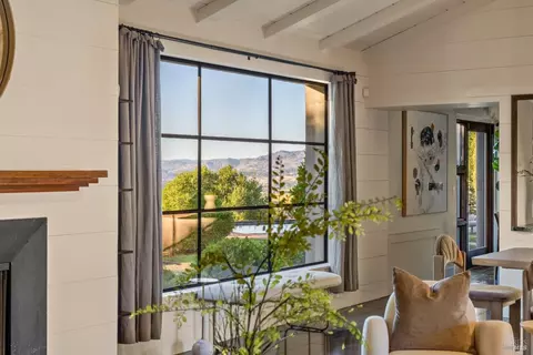 Living - 600 Stonecrest Dr, Napa, CA 94558 photo 4 of 5