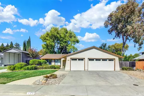 Exterior - 620 Carson Ct, Vacaville, CA 95687 photo 3 of 13