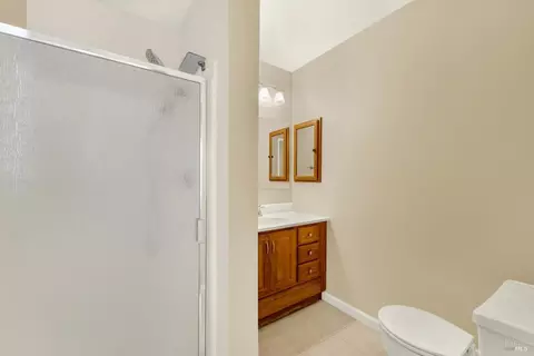 Bath - 620 Carson Ct, Vacaville, CA 95687 photo 1 of 7