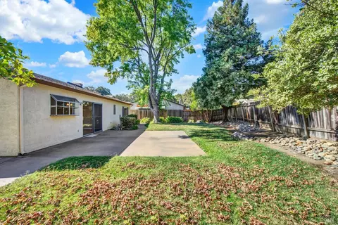 Exterior - 620 Carson Ct, Vacaville, CA 95687 photo 8 of 13