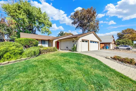 Exterior - 620 Carson Ct, Vacaville, CA 95687 photo 4 of 13