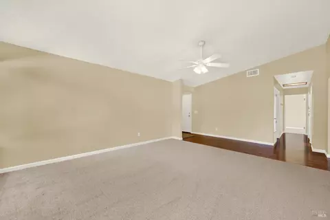 Living - 620 Carson Ct, Vacaville, CA 95687 photo 4 of 5
