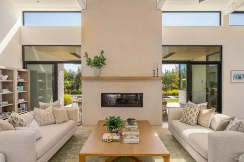 Living - 855 Grapestone Ln, Sonoma, CA 95476 photo 2 of 3
