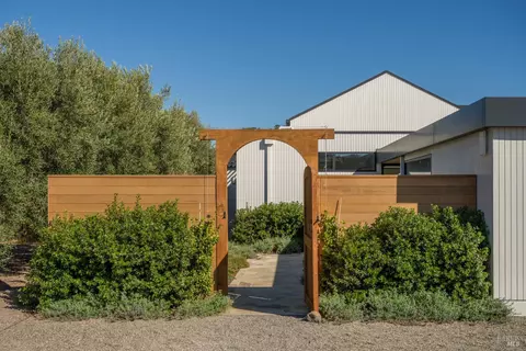 Exterior - 855 Grapestone Ln, Sonoma, CA 95476 photo 2 of 8