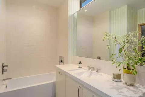 Bath - 855 Grapestone Ln, Sonoma, CA 95476 photo 3 of 5