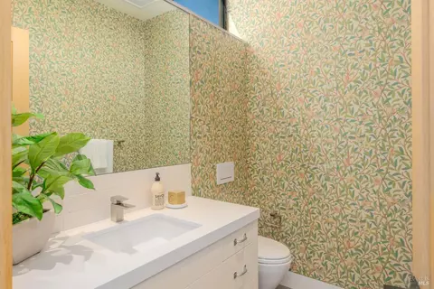 Bath - 855 Grapestone Ln, Sonoma, CA 95476 photo 4 of 5