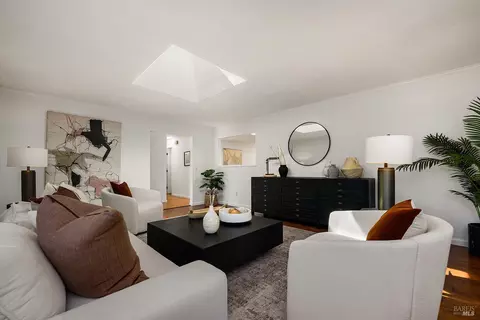 Living - 1015 Manor Dr, Sonoma, CA 95476 photo 2 of 4