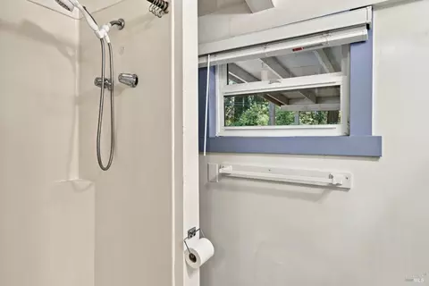 Bath - 16960-16962 Taylor Ln, Occidental, CA 95465 photo 3 of 3