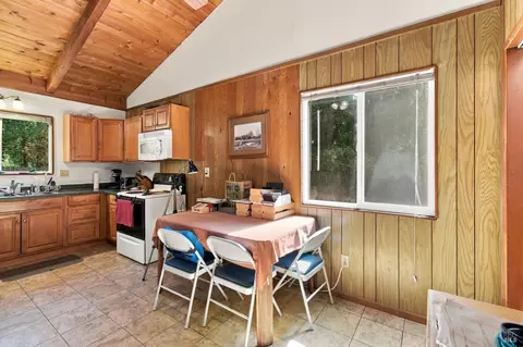 Kitchen - 16960-16962 Taylor Ln, Occidental, CA 95465 photo 4 of 5