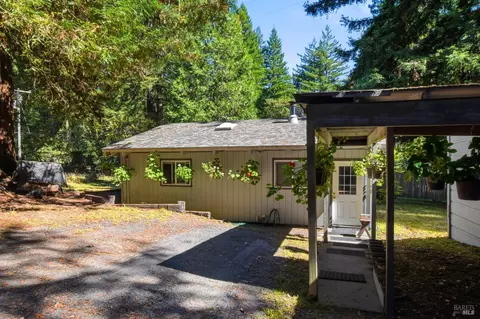 Exterior - 16960-16962 Taylor Ln, Occidental, CA 95465 photo 4 of 13