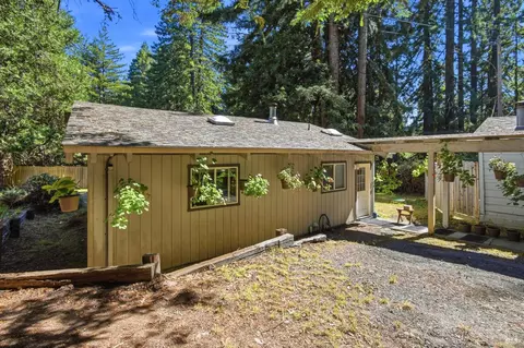 Exterior - 16960-16962 Taylor Ln, Occidental, CA 95465 photo 5 of 13