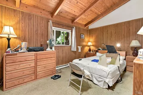 Bedroom - 16960-16962 Taylor Ln, Occidental, CA 95465 photo 2 of 3