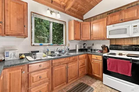 Kitchen - 16960-16962 Taylor Ln, Occidental, CA 95465 photo 2 of 5