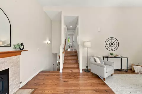 Entry Way - 331 E T St, Benicia, CA 94510 photo 1 of 2