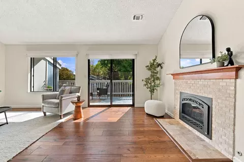 Living - 331 E T St, Benicia, CA 94510 photo 5 of 7