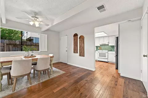 Dining - 331 E T St, Benicia, CA 94510 photo 3 of 3