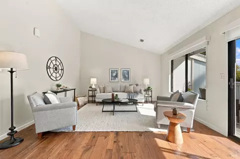 Living - 331 E T St, Benicia, CA 94510 photo 4 of 7