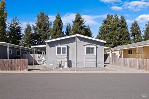 124 Estrella Dr #105, Rohnert Park, CA 94928