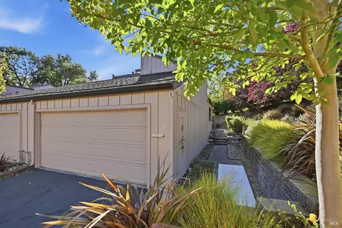 Exterior - 7 Josefa Ct, Novato, CA 94949 photo 7 of 9