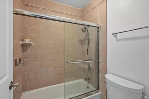 Bath - 7 Josefa Ct, Novato, CA 94949 photo 3 of 4