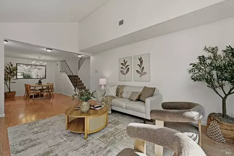 Living - 7 Josefa Ct, Novato, CA 94949 photo 2 of 4