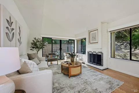 7 Josefa Ct, Novato, CA 94949