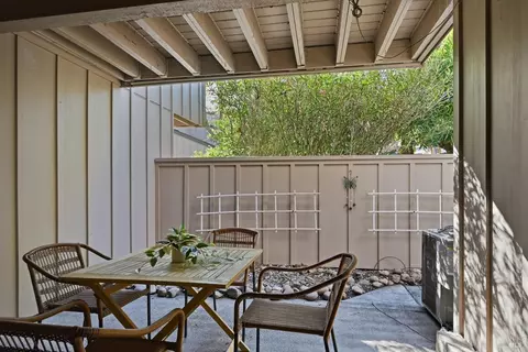 Exterior - 7 Josefa Ct, Novato, CA 94949 photo 5 of 9