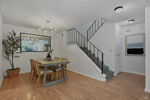 Dining - 7 Josefa Ct, Novato, CA 94949 photo 1 of 3