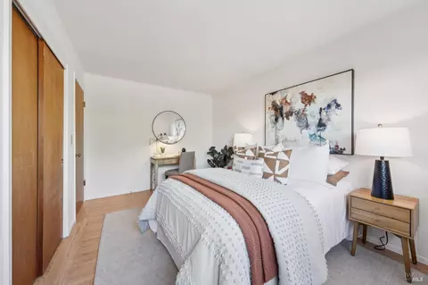 Bedroom - 108 Lakeside Dr, Corte Madera, CA 94925 photo 3 of 8