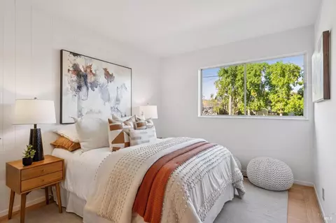 Bedroom - 108 Lakeside Dr, Corte Madera, CA 94925 photo 4 of 8