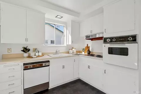 Kitchen - 108 Lakeside Dr, Corte Madera, CA 94925 photo 2 of 2