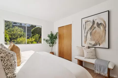 Bedroom - 108 Lakeside Dr, Corte Madera, CA 94925 photo 6 of 8