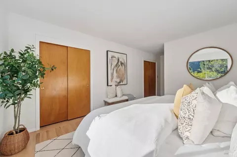 Bedroom - 108 Lakeside Dr, Corte Madera, CA 94925 photo 5 of 8