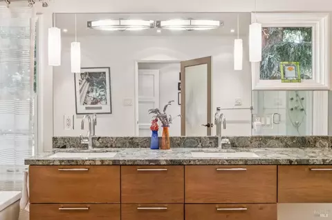 Bath - 483 E Napa St, Sonoma, CA 95476 photo 2 of 12