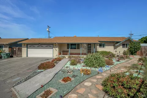 Exterior - 156 Heartwood Ct, Vallejo, CA 94591 photo 2 of 8