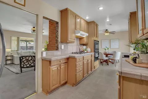 Kitchen - 156 Heartwood Ct, Vallejo, CA 94591 photo 3 of 3