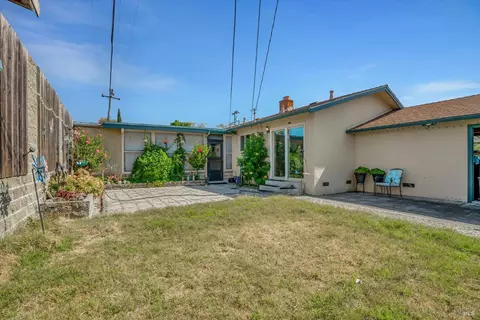 Exterior - 156 Heartwood Ct, Vallejo, CA 94591 photo 5 of 8