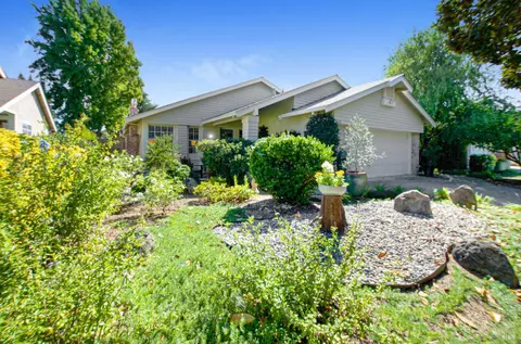 2338 Lakepark Dr, Napa, CA 94558