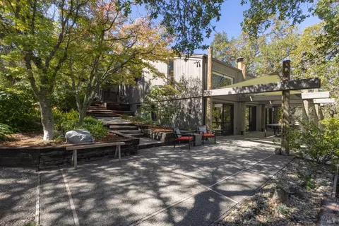 17980 7th St E, Sonoma, CA 95476