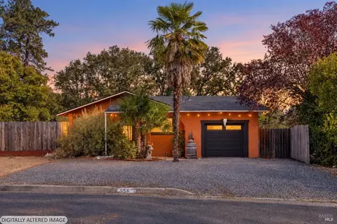 556 Virginia Cir, Redwood Valley, CA 95470