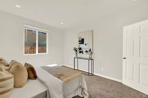 Bedroom - 1680 Gold St, Dixon, CA 95620 photo 4 of 10