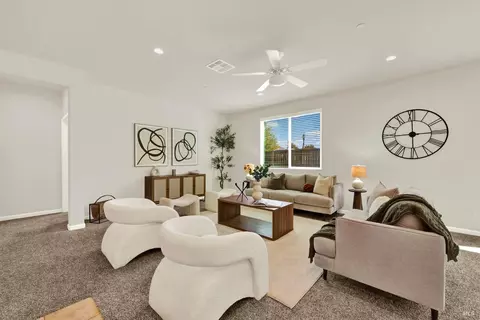 Living - 1680 Gold St, Dixon, CA 95620 photo 3 of 3