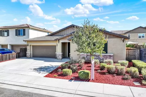 Exterior - 1680 Gold St, Dixon, CA 95620 photo 4 of 11