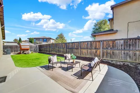Exterior - 1680 Gold St, Dixon, CA 95620 photo 11 of 11