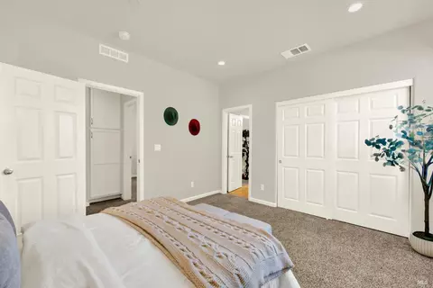 Bedroom - 1680 Gold St, Dixon, CA 95620 photo 9 of 10
