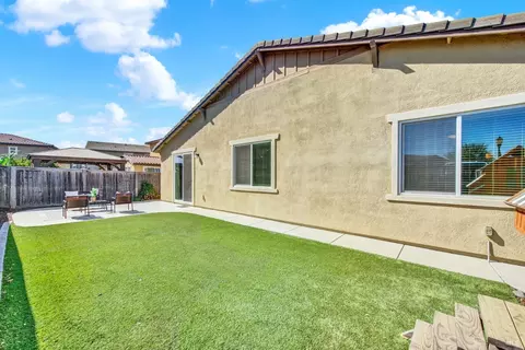 Exterior - 1680 Gold St, Dixon, CA 95620 photo 6 of 11